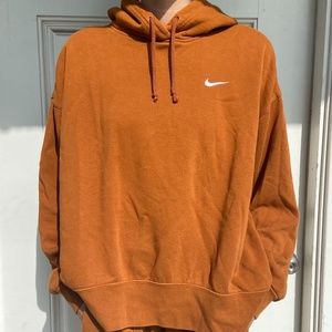Super cute&comfy Nike brown sweatshirt